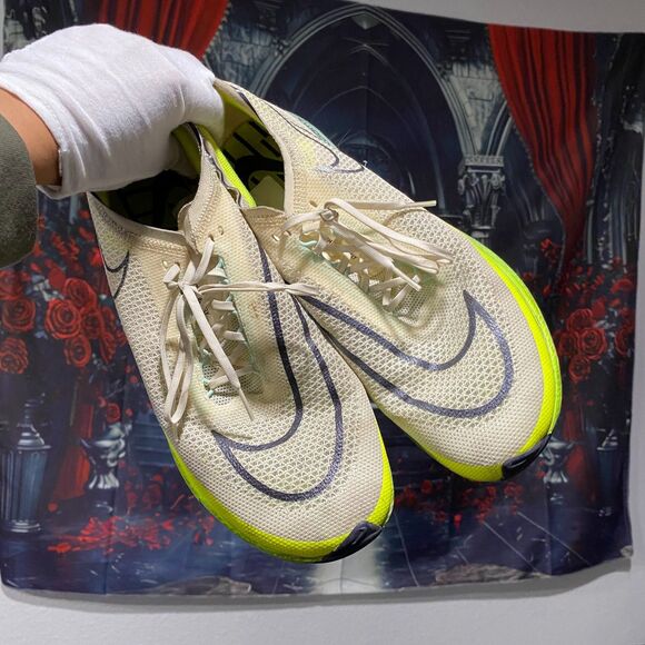 Nike ZoomX  Streakfly White Running Shoes Coconut Milk Volt Men\'s Size 10.5 main image 6